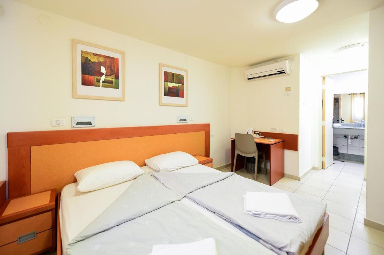 Hi - Arad Hostel エクステリア 写真